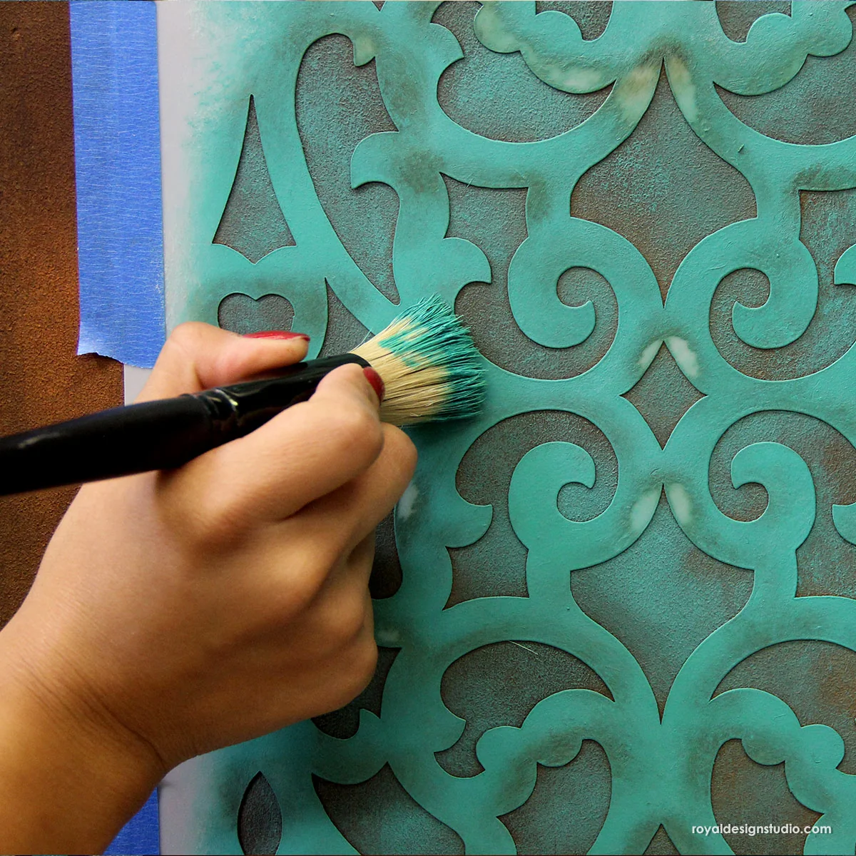 Mansion House Grille Trellis Furniture Stencil - Image 2