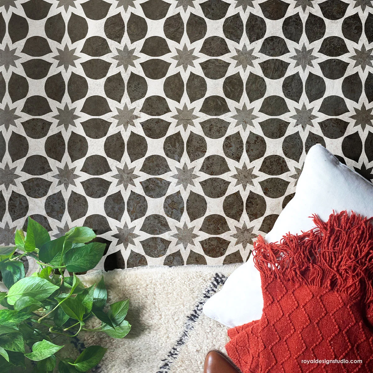 Cassis Floral Allover Stencil - Image 3