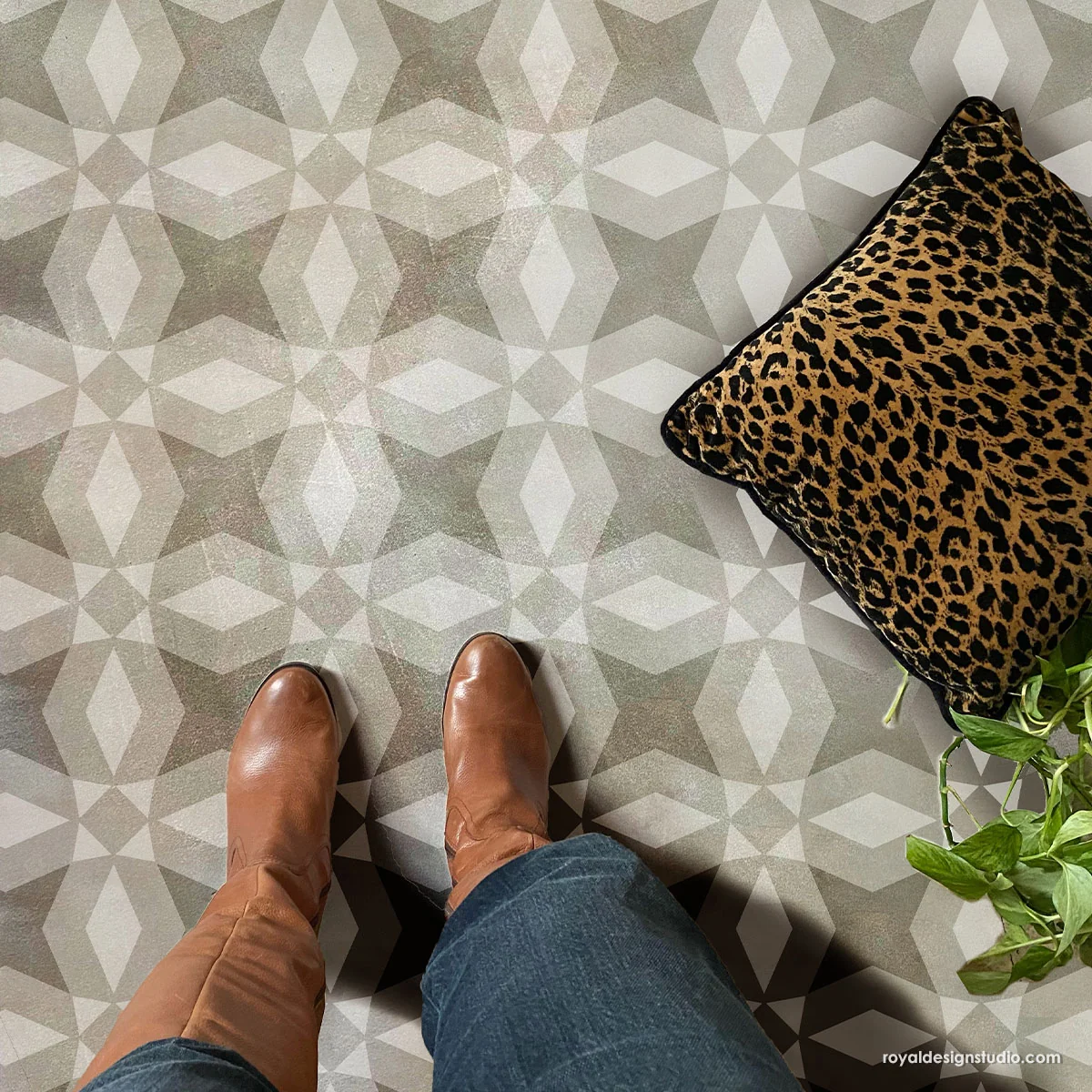 Sultana Tile Allover Stencil - Image 3